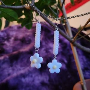 White Spirals with Flower Charms - Handmade Lanyard / Scoobidou Earrings
